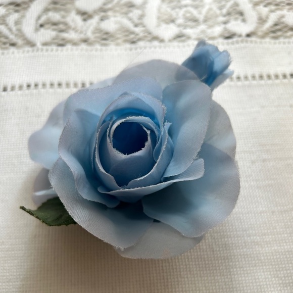 Flower Hair Comb Fastener Pastel Blue Coquette Vintage 1980s Bud Green Leaves - Picture 5 of 11